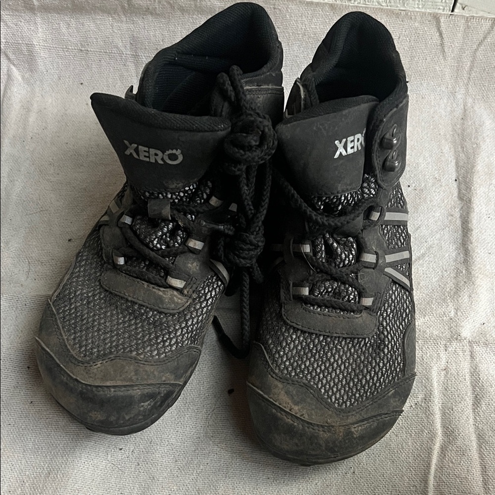 Xero Xcursion women’s water proof Trail Shoes size 5.5